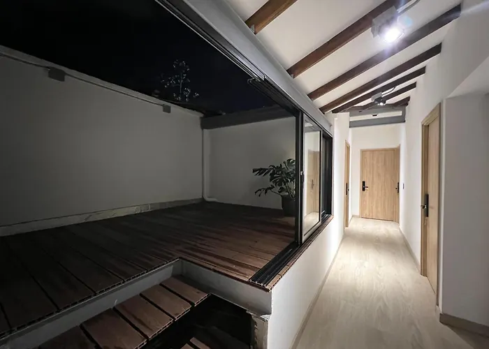 Stylish 5-Br Apartment In Medellin\'S Trendiest Spot, Walk Everywhere!